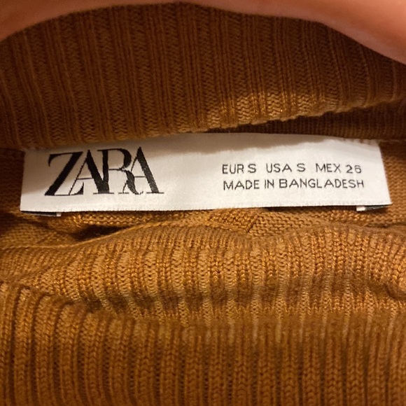 Brown turtle neck sweater - Picture 3 of 3